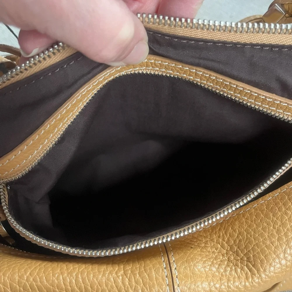 Tod’s Butterscotch Colored Pebbled Leather Hobo Bag. - Picture 12 of 16